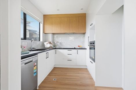 Photo of property in 2/5 Browns Road, Manurewa, Auckland, 2102