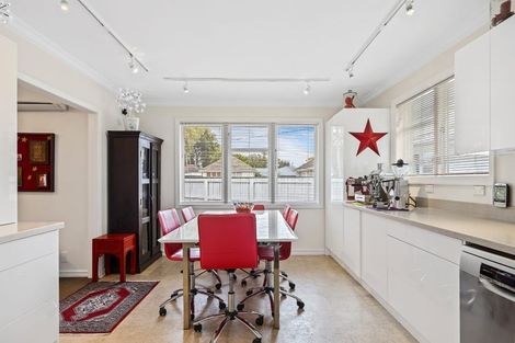 Photo of property in 8 Nyton Place, Bryndwr, Christchurch, 8053