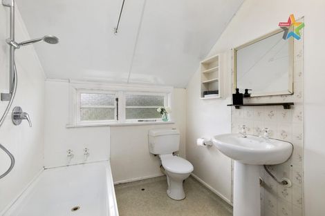 Photo of property in 28 Marina Grove, Hutt Central, Lower Hutt, 5010