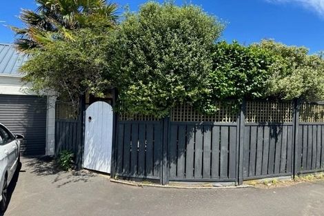 Photo of property in 3/8 Shakespeare Road, Milford, Auckland, 0620
