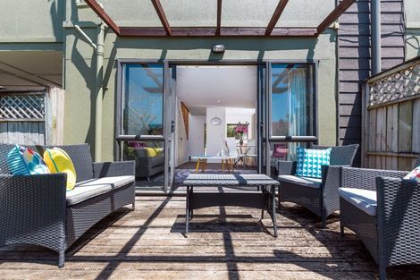 Photo of property in 9/44 Fields Parade, Oteha, Auckland, 0632