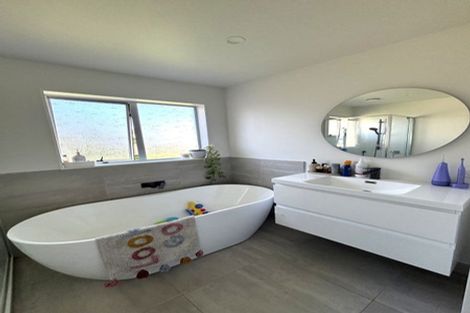 Photo of property in 4 Renata Road, Otaki, 5512