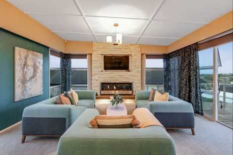 Photo of property in 21 Grand Drive, Orewa, 0931