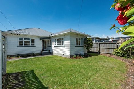 Photo of property in 44 Windermere Road, Papanui, Christchurch, 8053