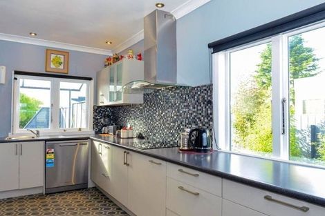 Photo of property in 1012 Heretaunga Street East, Parkvale, Hastings, 4122