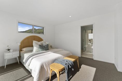 Photo of property in 18 Karearea Avenue, Waikanae, 5036