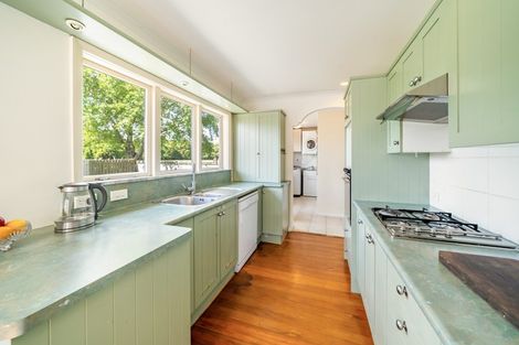 Photo of property in 2 Holdsworth Avenue, Trentham, Upper Hutt, 5018