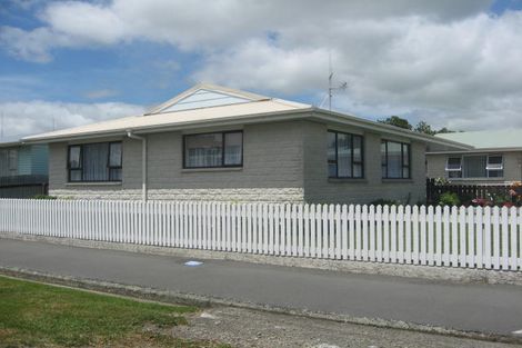 Photo of property in 10 Edward Street, Pahiatua, 4910