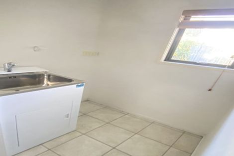 Photo of property in 10 Scarlet Oak Drive, Schnapper Rock, Auckland, 0632