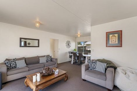 Photo of property in 10a Holman Road, Te Atatu Peninsula, Auckland, 0610