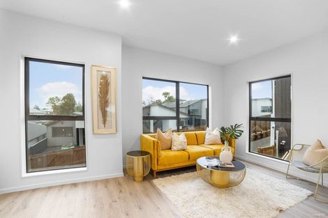 Photo of property in 6/105 Hobsonville Road, West Harbour, Auckland, 0618