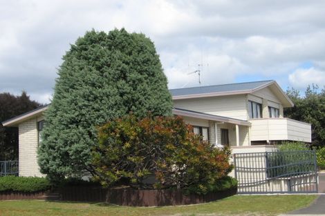 Photo of property in 5 Compton Place, Mount Maunganui, 3116