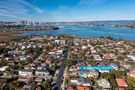 Photo of property in 2/39 Jutland Road, Hauraki, Auckland, 0622