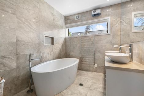 Photo of property in 12 Orford Drive, Jacks Point, Queenstown, 9371
