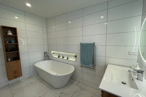 Photo of property in 6 Fendalton Crescent, Pinehaven, Upper Hutt, 5019