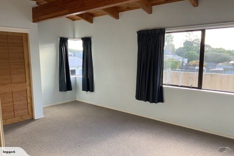 Photo of property in 132 Karewa Parade, Papamoa Beach, Papamoa, 3118