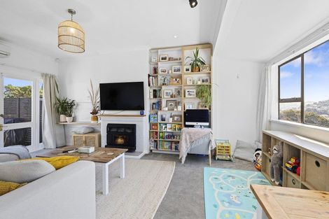 Photo of property in 14 Leveson Street, Strathmore Park, Wellington, 6022