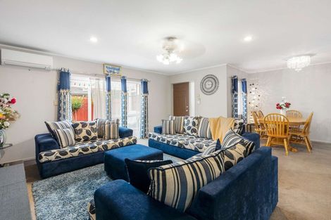 Photo of property in 98a Manuroa Road, Takanini, 2112