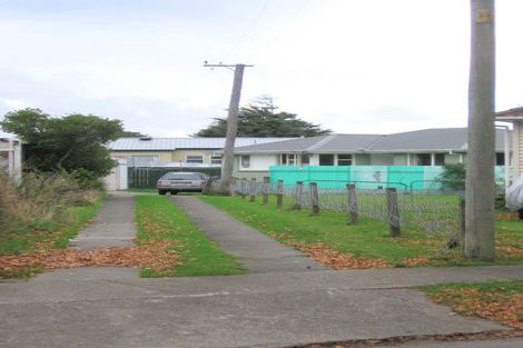 Photo of property in 2 Whiteman Grove, Taita, Lower Hutt, 5011