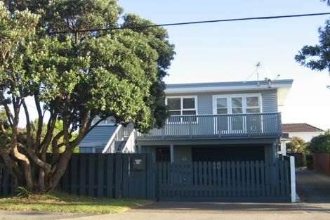 Photo of property in 12 Vaucluse Avenue, Paraparaumu Beach, Paraparaumu, 5032