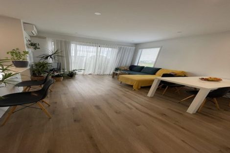 Photo of property in 9/1 Genevieve Lane, Hobsonville, Auckland, 0616