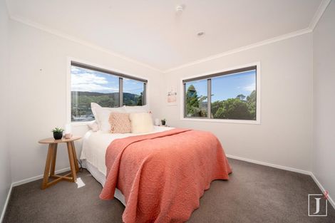 Photo of property in 19 Court Road, Tawa, Wellington, 5028
