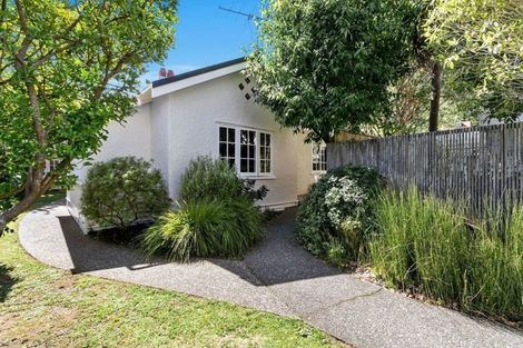 Photo of property in 8a Puriri Street, Eastbourne, Lower Hutt, 5013