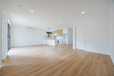 Photo of property in 17 Cara Avenue, Kumeu, 0810