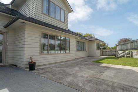 Photo of property in 8 Neston Grove, Churton Park, Wellington, 6037