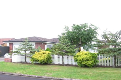 Photo of property in 5 Essington Place, Half Moon Bay, Auckland, 2012