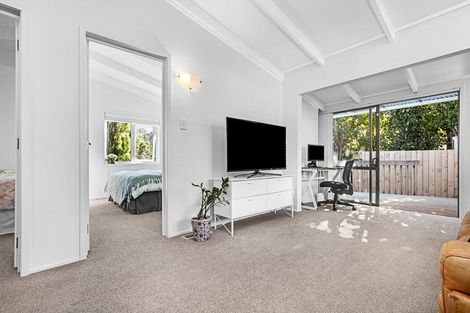 Photo of property in 107a Brian Crescent, Stanmore Bay, Whangaparaoa, 0932