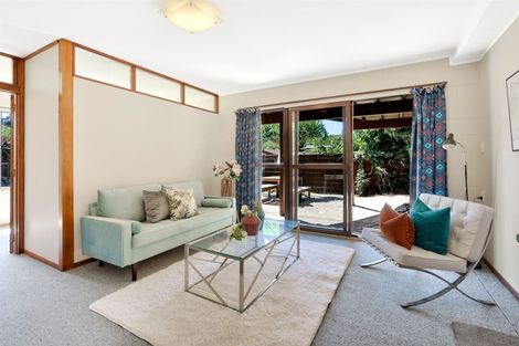 Photo of property in 3 Valdese Rise, Browns Bay, Auckland, 0630