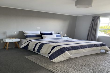 Photo of property in 35 Wesley Avenue, Frankleigh Park, New Plymouth, 4310