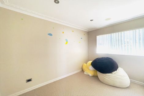 Photo of property in 51a The Esplanade, Eastern Beach, Auckland, 2012