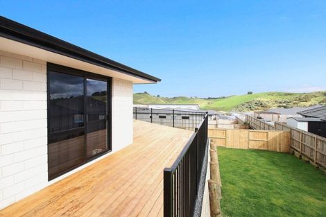 Photo of property in 16 Ballintoy Park Drive, Welcome Bay, Tauranga, 3175