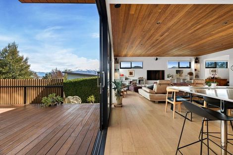 Photo of property in 75 Beacon Point Road, Wanaka, 9305