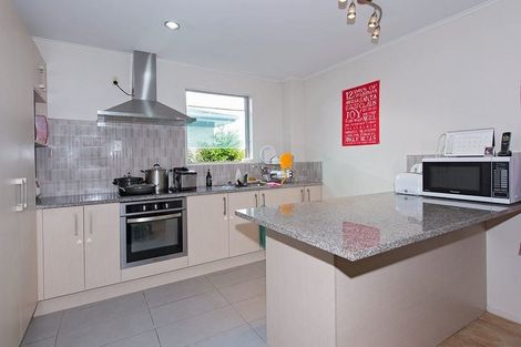 Photo of property in 1016 East Coast Road, Fairview Heights, Auckland, 0630