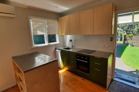 Photo of property in 8 The Avenue, Otaki Beach, Otaki, 5512