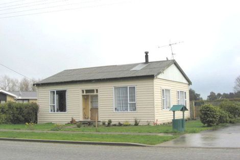 Photo of property in 82 Seaward Road, Edendale, 9825