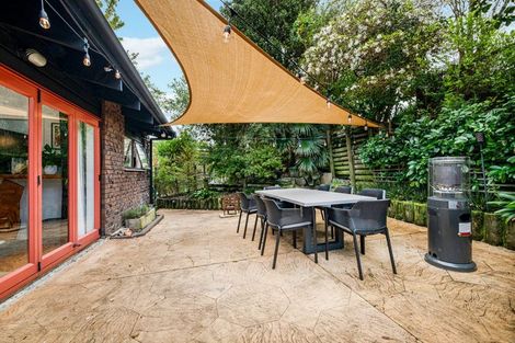 Photo of property in 5 Derwent Crescent, Titirangi, Auckland, 0604