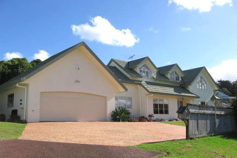 Photo of property in 18 Tyburn Lane, Unsworth Heights, Auckland, 0632