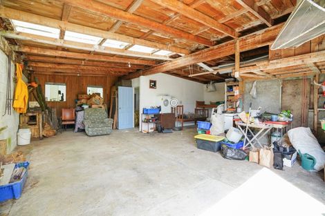 Photo of property in 17 Half Mile Road, Tuatapere, 9620