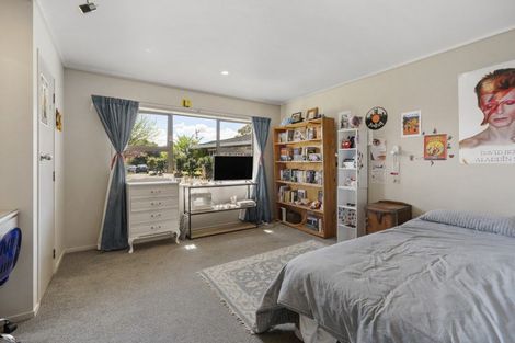 Photo of property in 2/7 Kathleen Place, Rainbow Point, Taupo, 3330