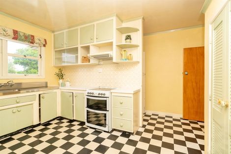 Photo of property in 35 Forest Lake Road, Forest Lake, Hamilton, 3200