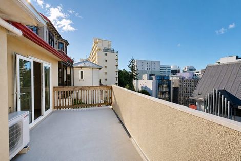 Photo of property in 4a Macdonald Crescent, Te Aro, Wellington, 6011