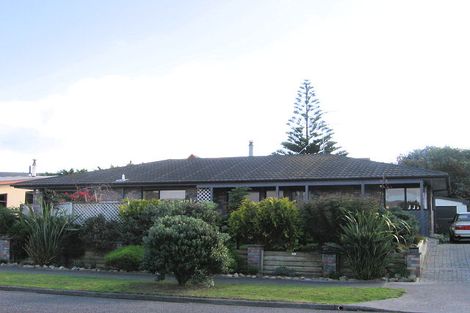 Photo of property in 199 Tutere Street, Waikanae Beach, Waikanae, 5036