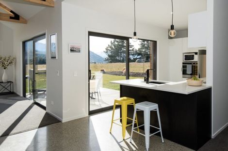 Photo of property in 60 Cunninghams Drive, Jacks Point, Queenstown, 9371