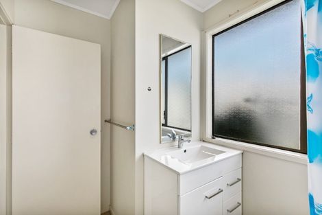 Photo of property in 1/24 Edwin Freeman Place, Ranui, Auckland, 0612