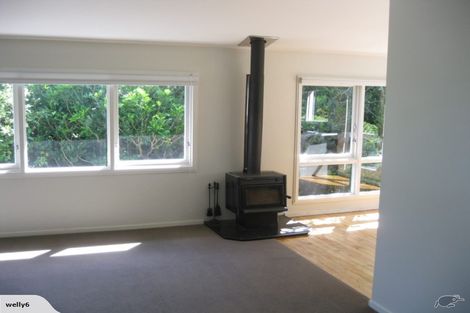 Photo of property in 27 Huntleigh Park Way, Ngaio, Wellington, 6035