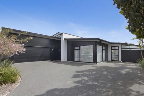 Photo of property in 35 Mcdougall Avenue, St Albans, Christchurch, 8014